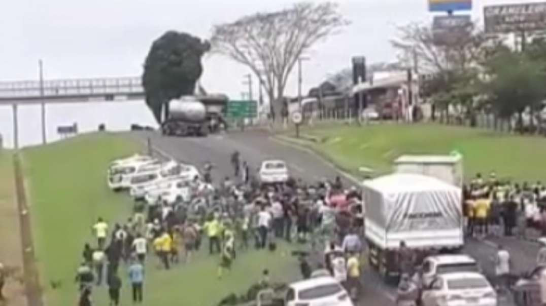 Motorista tenta furar bloqueio e atropela manifestantes em Mirassol