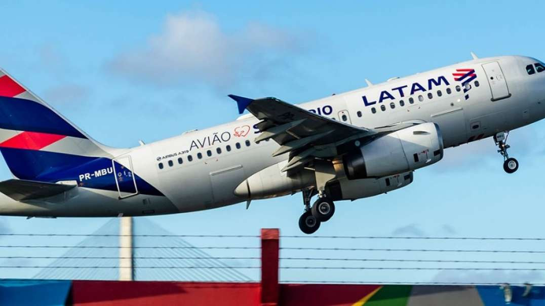 ESPETACULAR - A APROXIMAÇÃO MAIS LINDA DO MUNDO - POUSO NO AEROPORTO SANTOS DUMONT - RIO DE JANEIRO.