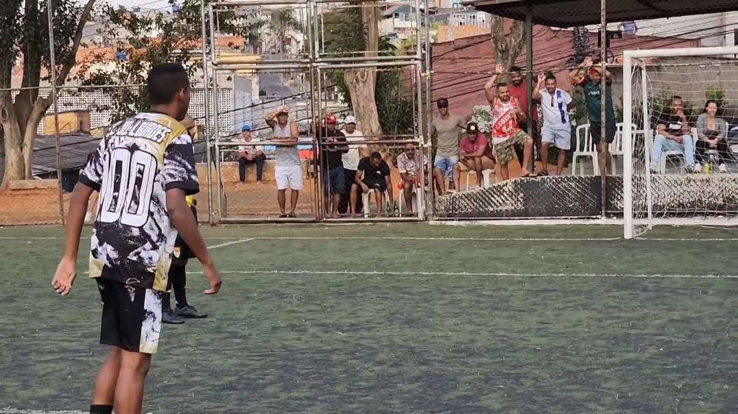 O gol mais bonito de pênalti aconteceu nessas Penalidades, nunca mais ele acerta um chute desse