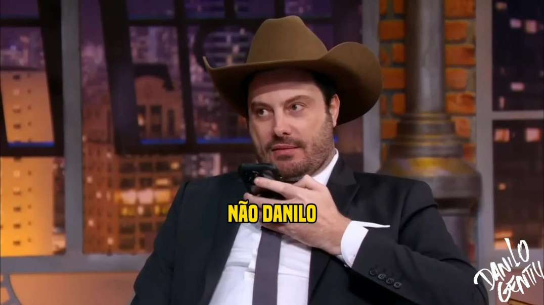 Danilo Gentile ! Que ousadia desse pernilongo de chapéu falar da minha Maraísa.