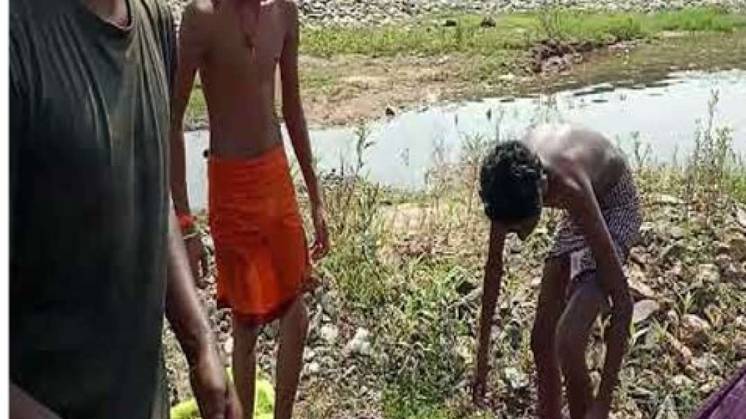 Pesca Na India ! Garotos Pescando No Rio