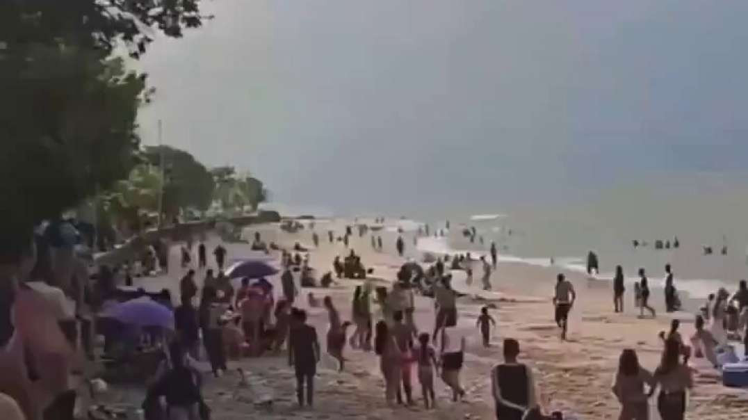 O que o mano fez para toda a praia querer bater nele