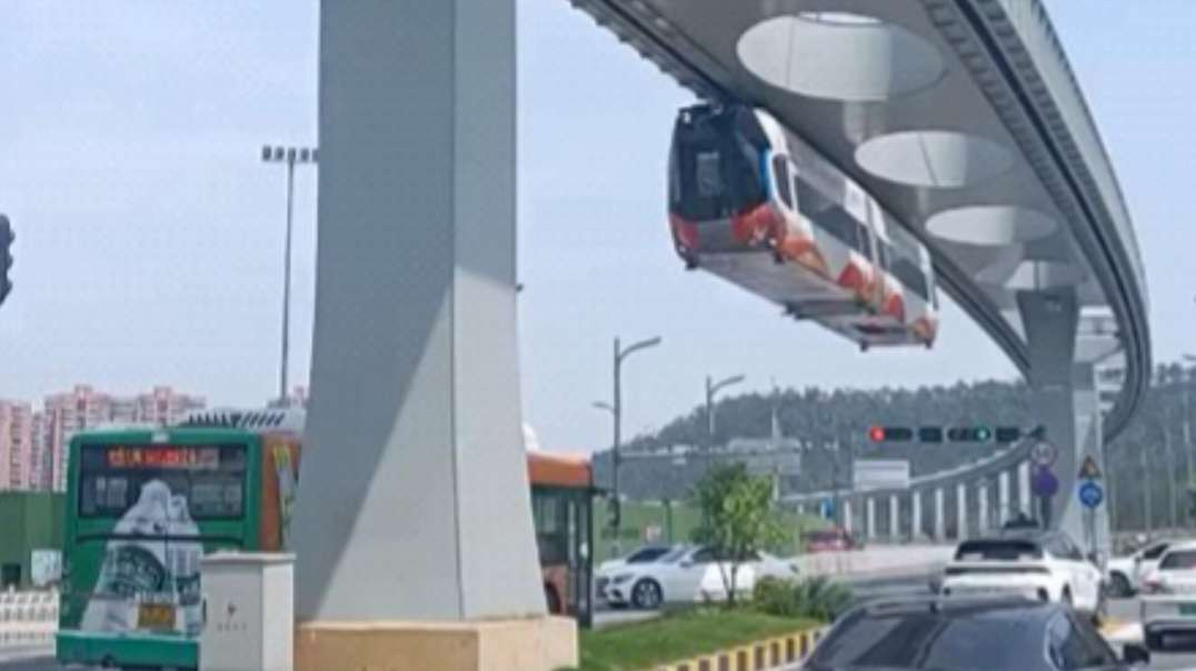 Trem ! Veja ele anda cabeça para baixo